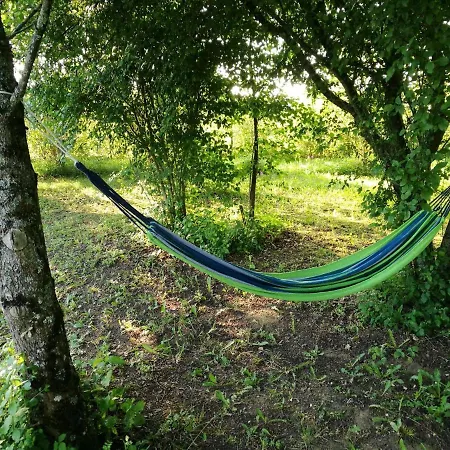 Les Perouilles - La Roulotte Climatisee Avec Jacuzzi De Josepha *