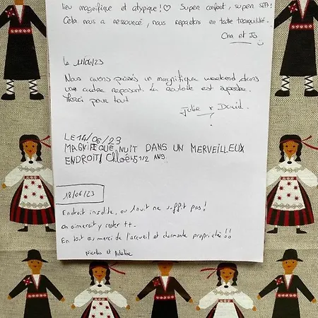 Les Perouilles - La Roulotte Climatisee Avec Jacuzzi De Josepha Farm stay