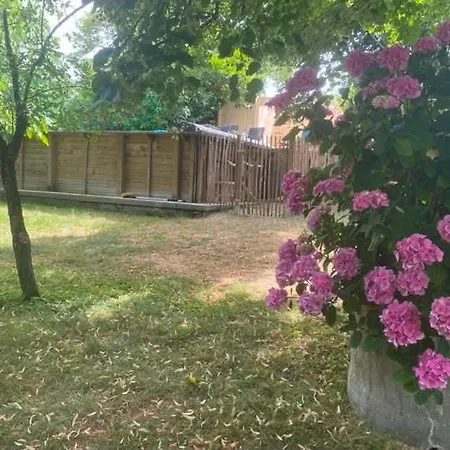 Gites Les Perouilles - La Roulotte Climatisee Avec Jacuzzi Et Piscine Hors Sol De Josepha *