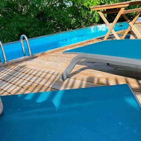 Gites Les Perouilles - La Roulotte Climatisee Avec Jacuzzi Et Piscine Hors Sol De Josepha